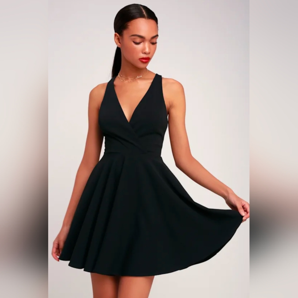 Wonder Whirl Black Twist Back Skater Dress Size Medium